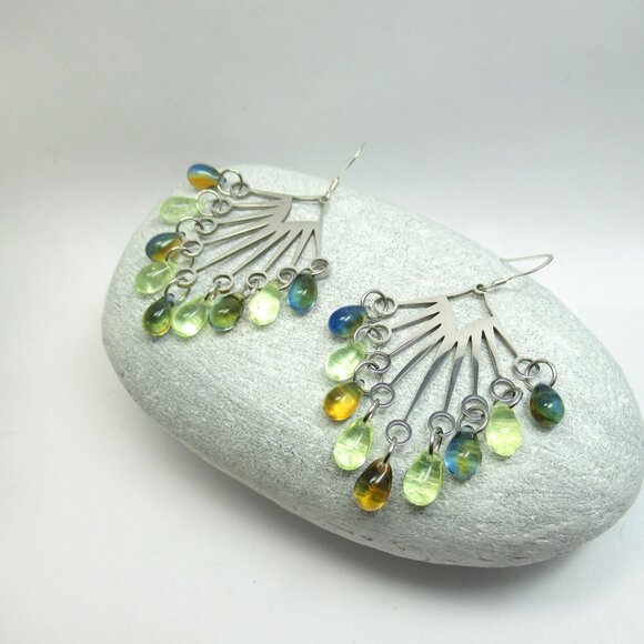 Uranium glass drop bead statement earrings - Picture 1 of 12